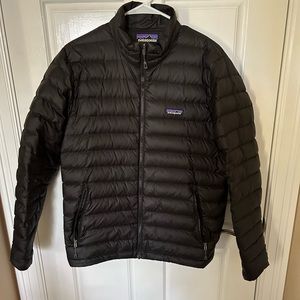 Black Puffy Patagonia Coat | Medium